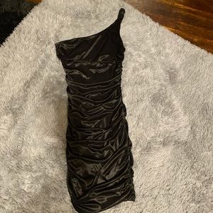 One shoulder fitted black dress